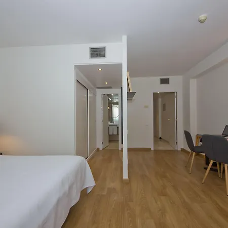 Atenea Valles 4* Granollers