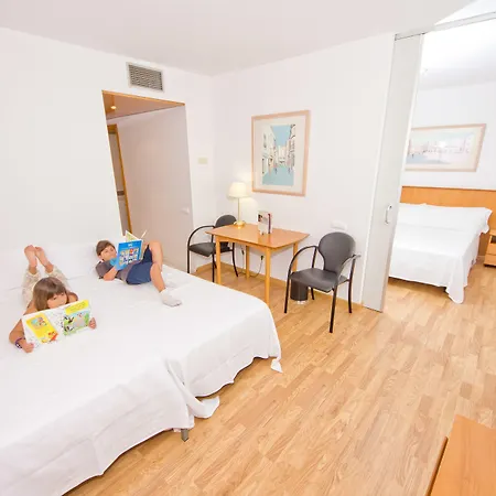 Hotel Atenea Valles 4*